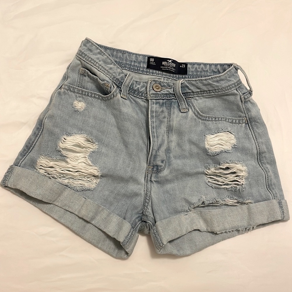 HOLLISTER JEAN SHORTS